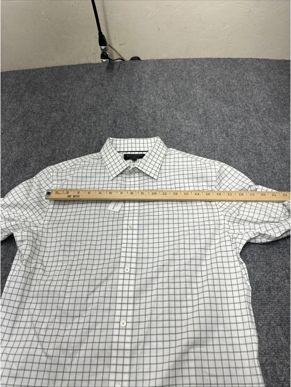 Banana Republic Classic Fit Non Iron Men's Long Sleeve size  Medium Checkered